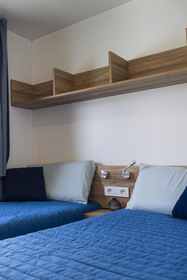 Houseboat Floatart Experience Bisceglie Hotel Exterior photo